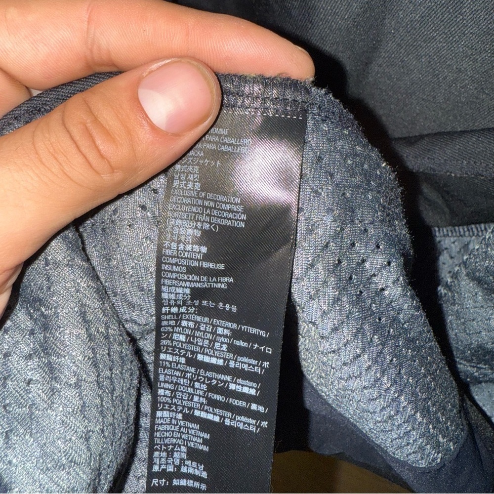 Kirkland Signature Men's Dark Blue Windbreaker - Picture 8 of 10